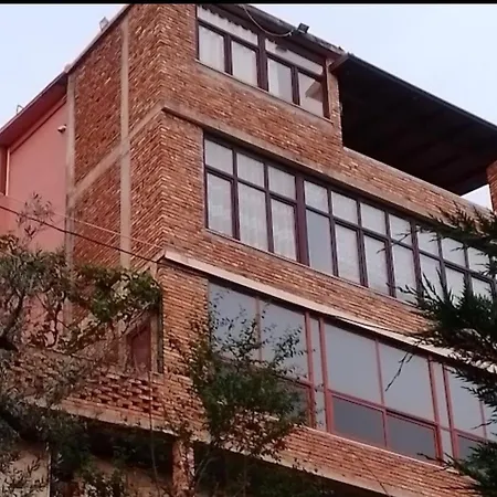 Allushi D A Διαμέρισμα *